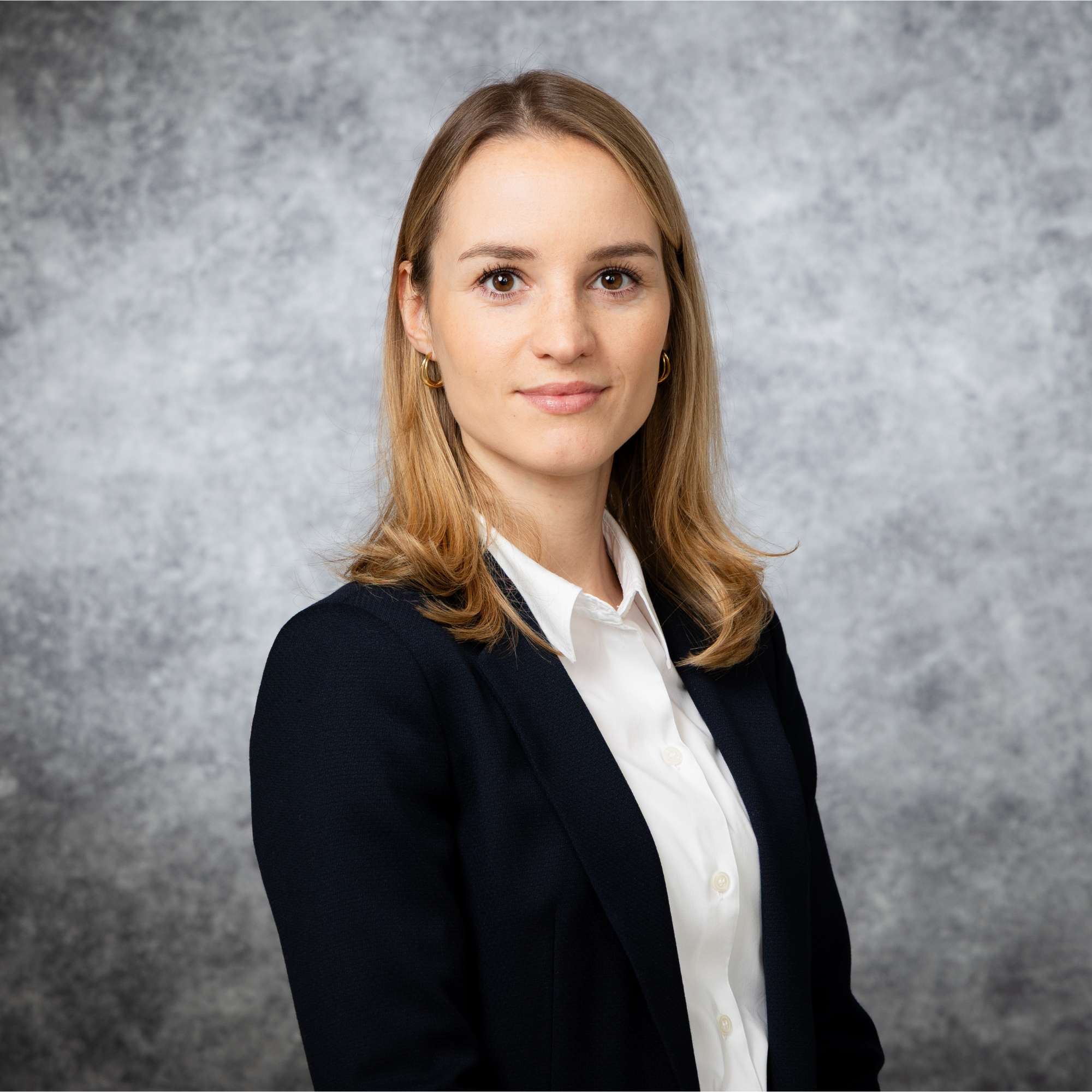 Rechtsanwältin Nina Berking Kanzlei Franziskanermauer Paderborn - Porträtfoto