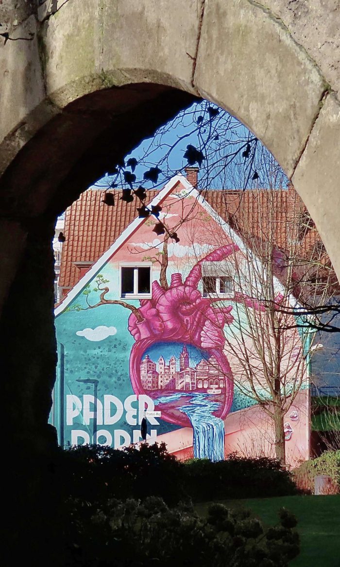 Foto eines bekannten Kunstwerks der paderborner Innenstadt - Kanzlei Franziskanermauer Rechtsanwälte Paderborn