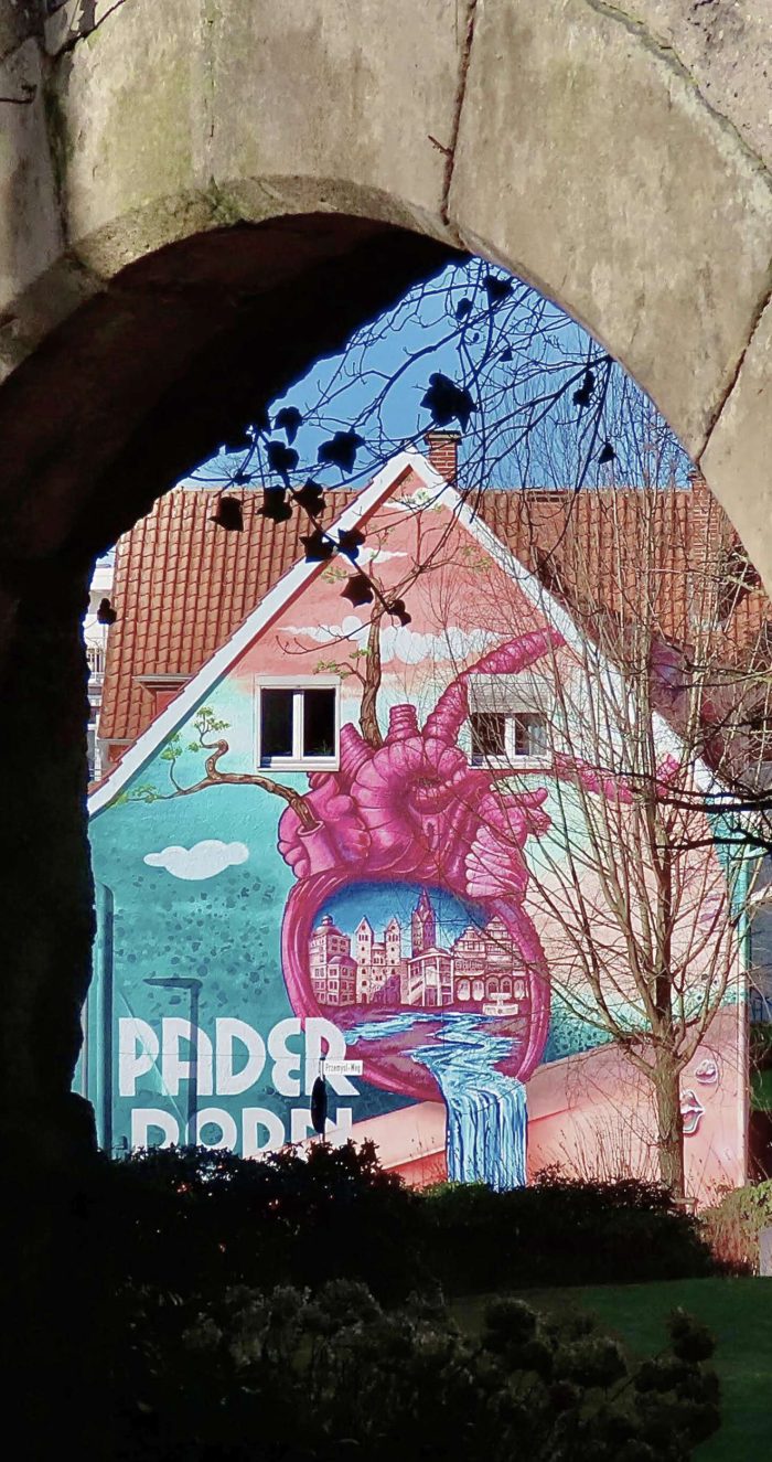 Foto eines bekannten Kunstwerks der paderborner Innenstadt - Kanzlei Franziskanermauer Rechtsanwälte Paderborn